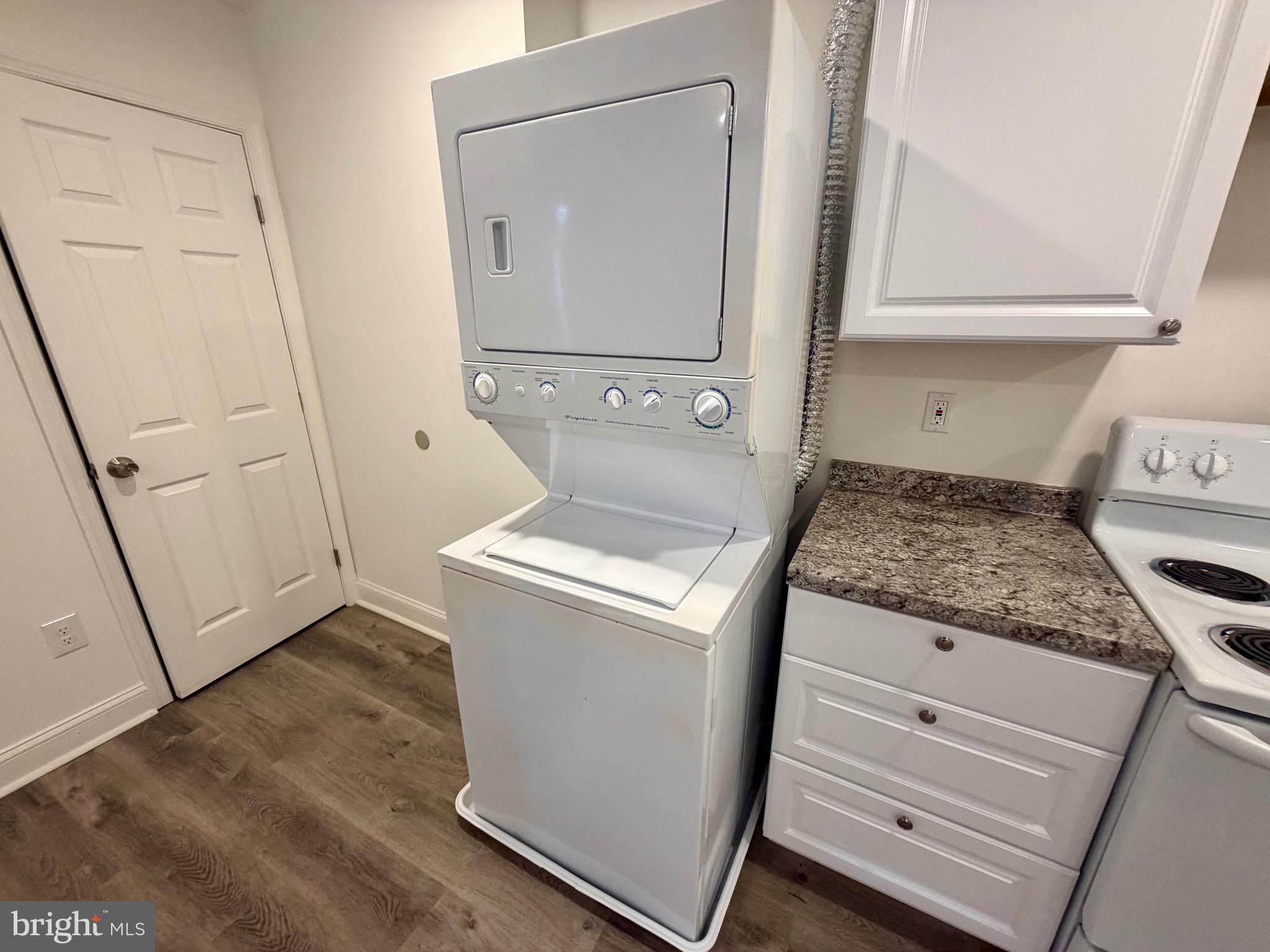 SANDTOWN-WINCHESTER - Residential