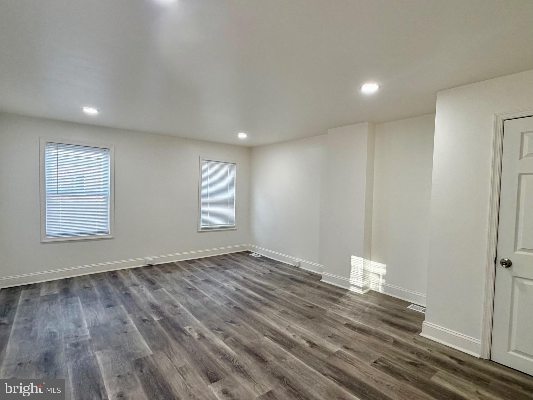 SANDTOWN-WINCHESTER - Residential