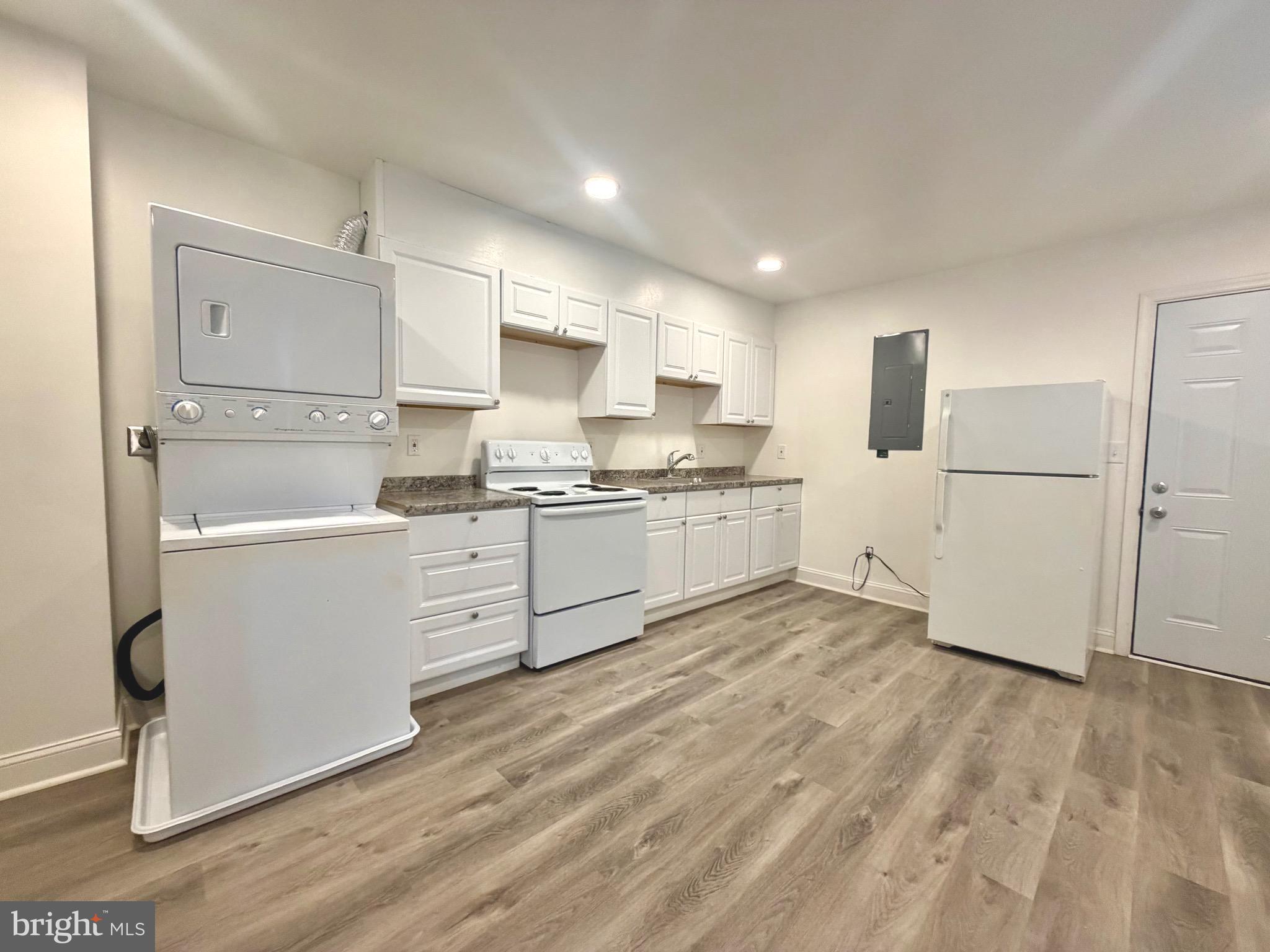 SANDTOWN-WINCHESTER - Residential