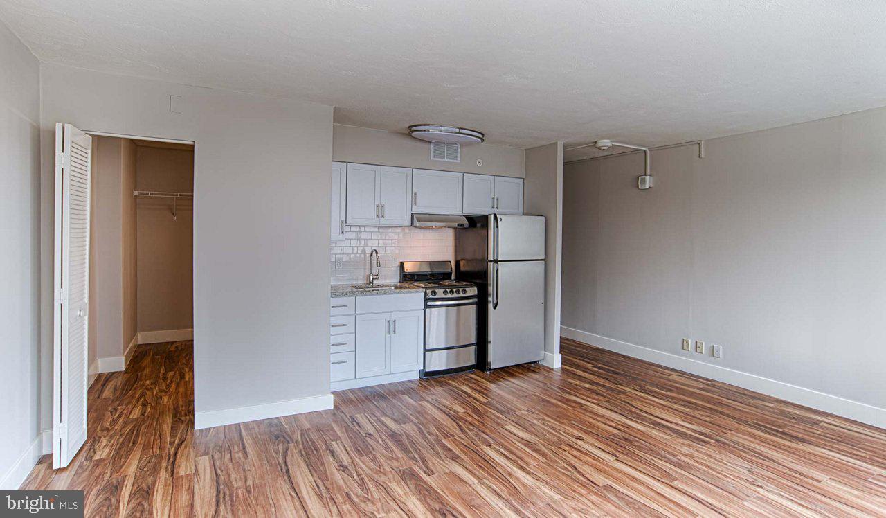 CENTER CITY - Residential Lease