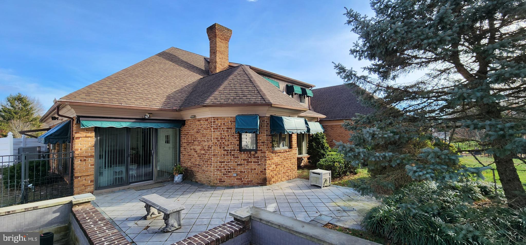 FOREST HILLS - Residential