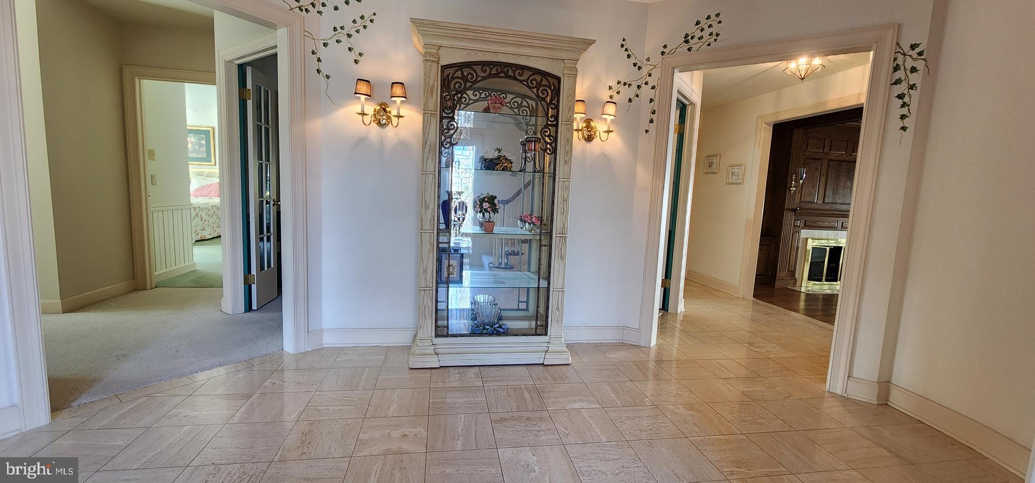 FOREST HILLS - Residential