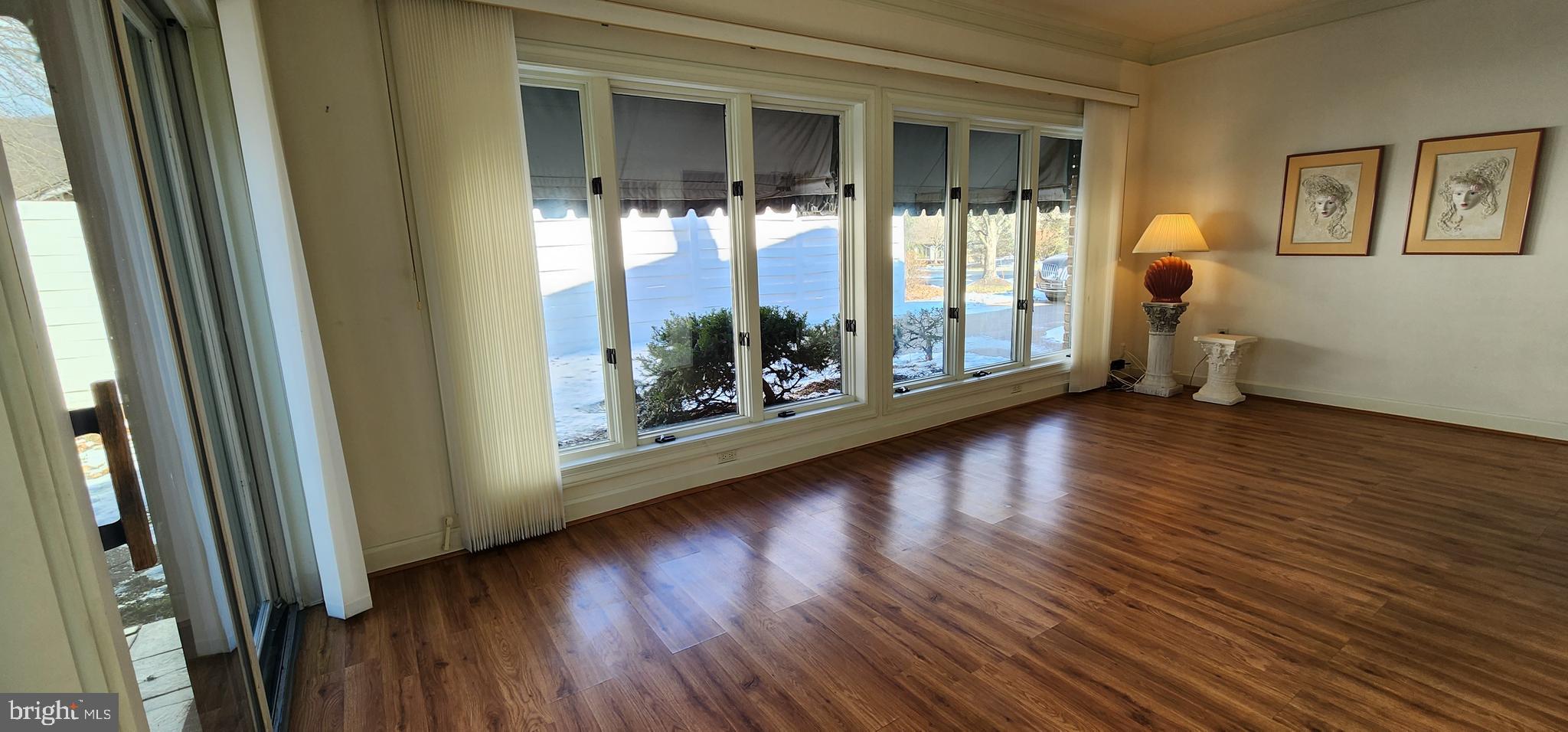 FOREST HILLS - Residential