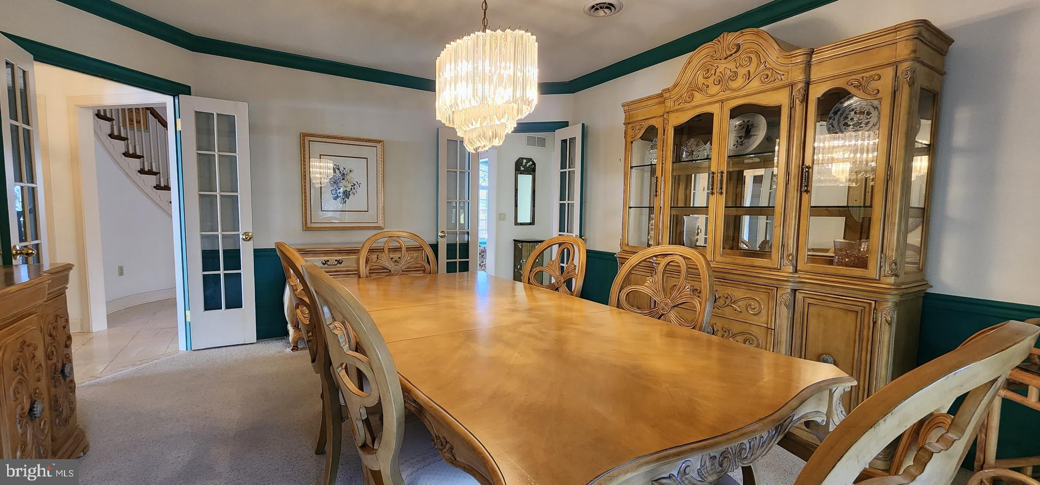 FOREST HILLS - Residential