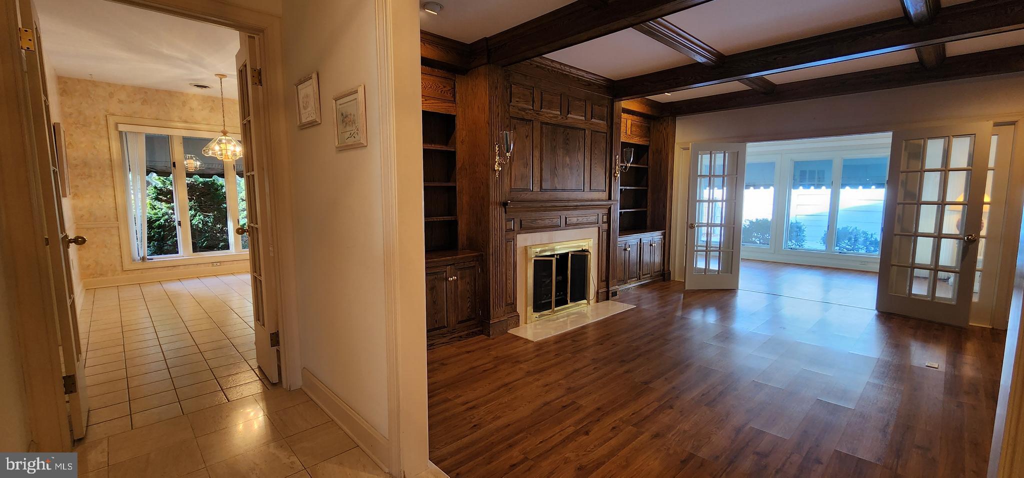 FOREST HILLS - Residential