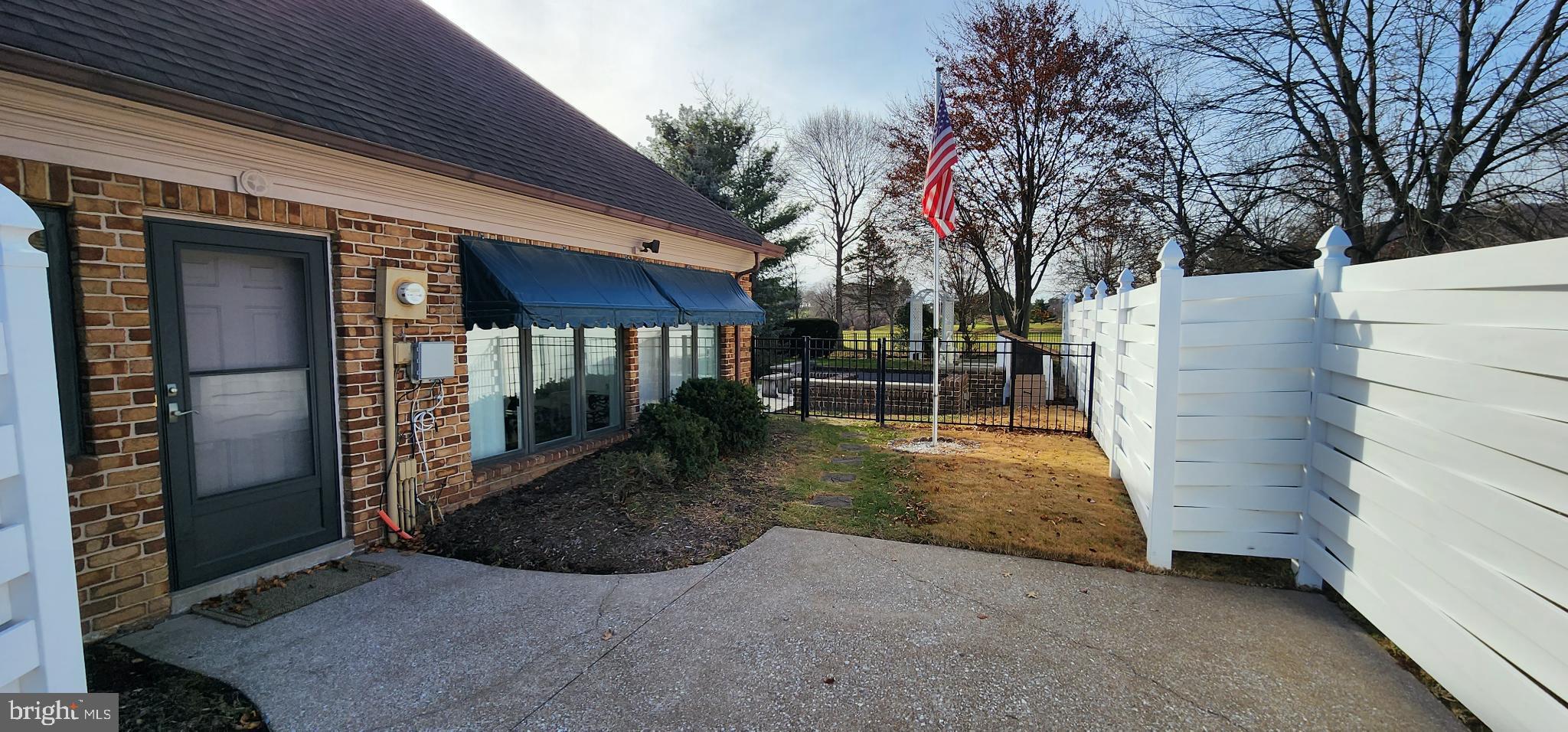 FOREST HILLS - Residential