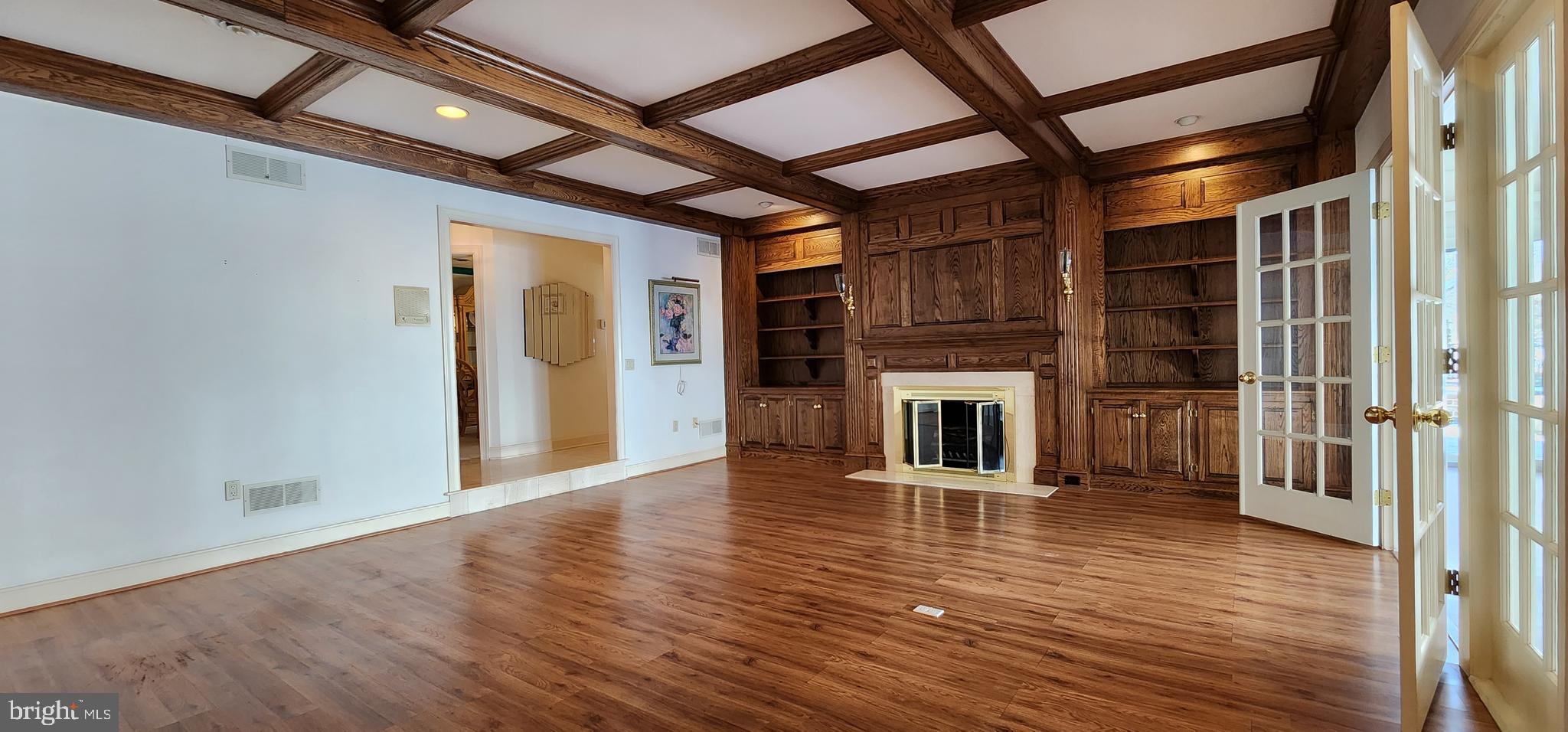 FOREST HILLS - Residential