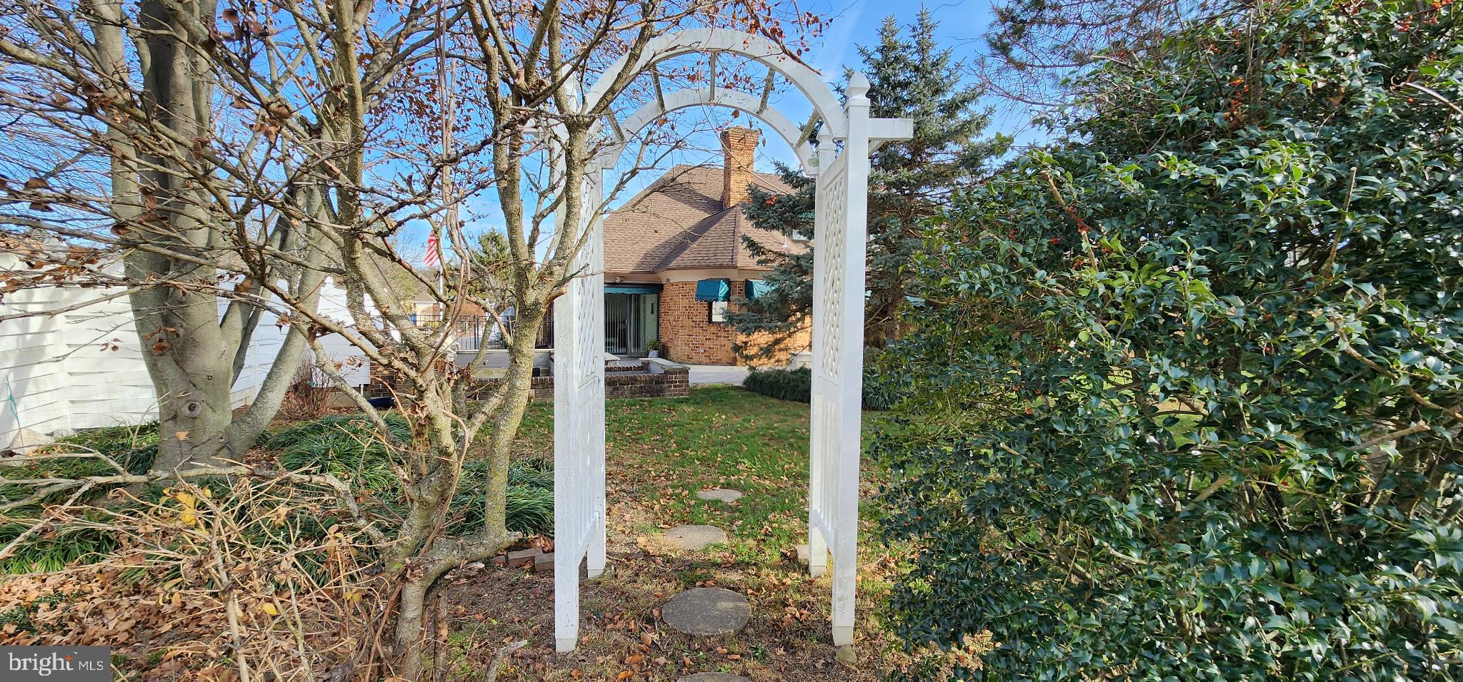 FOREST HILLS - Residential