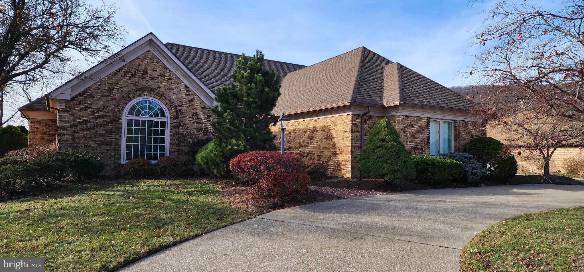 FOREST HILLS - Residential