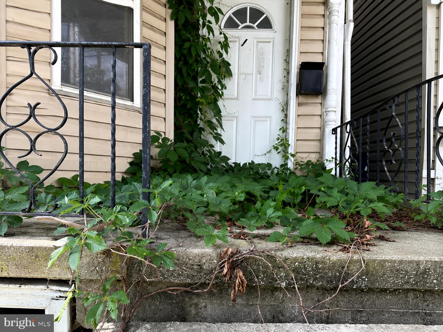 122 JOHNSON STREET