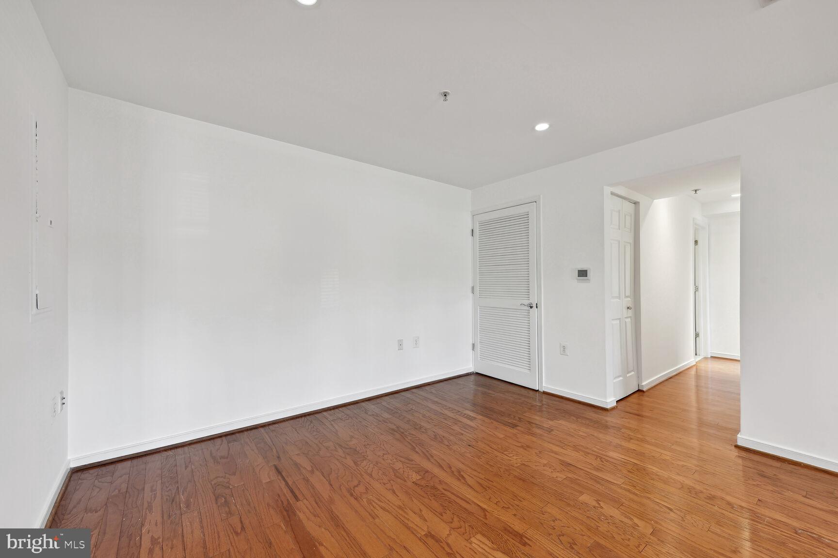 WEST VILLAGE OF SHIRLINGTON - Residential