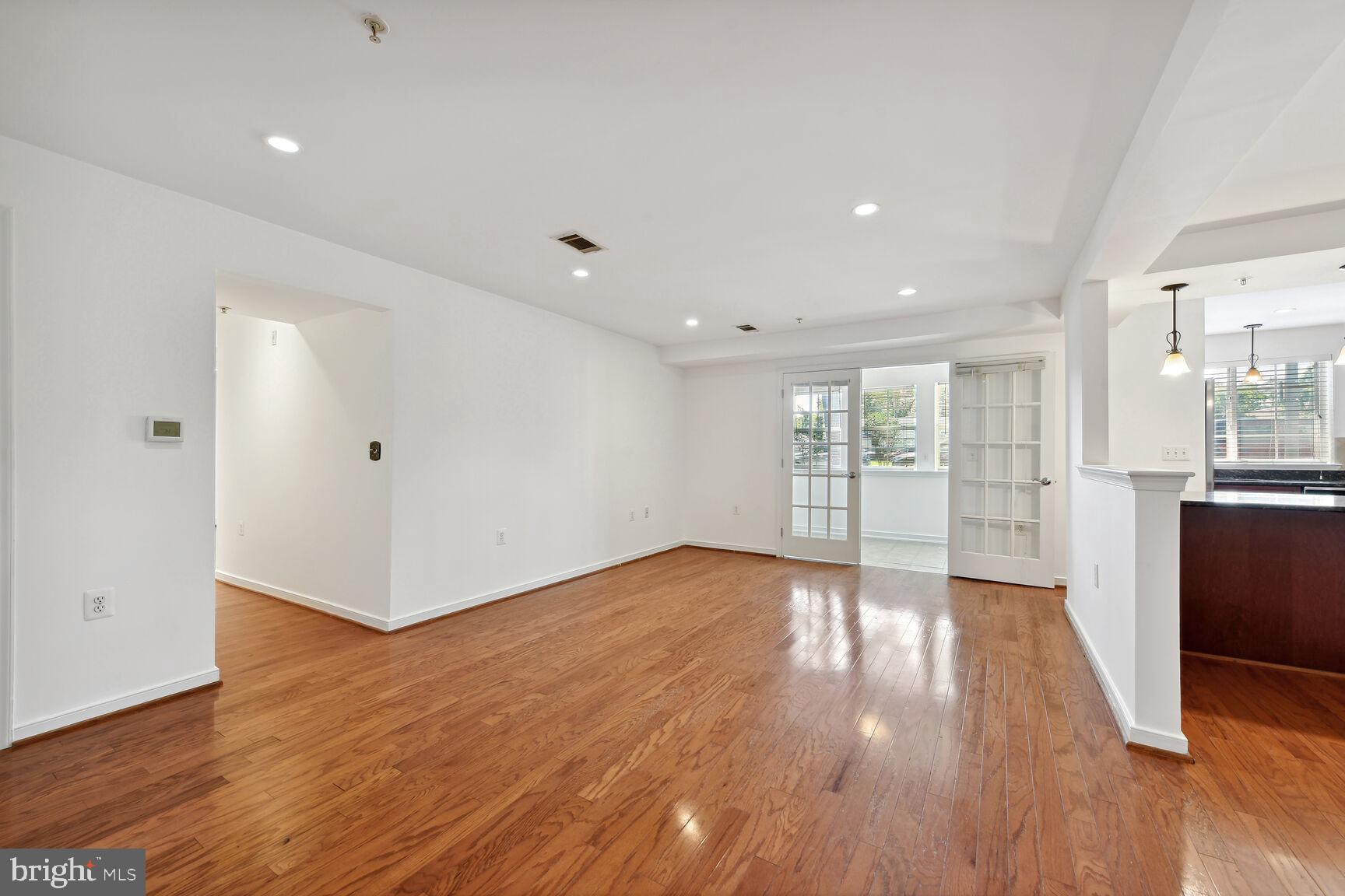 WEST VILLAGE OF SHIRLINGTON - Residential