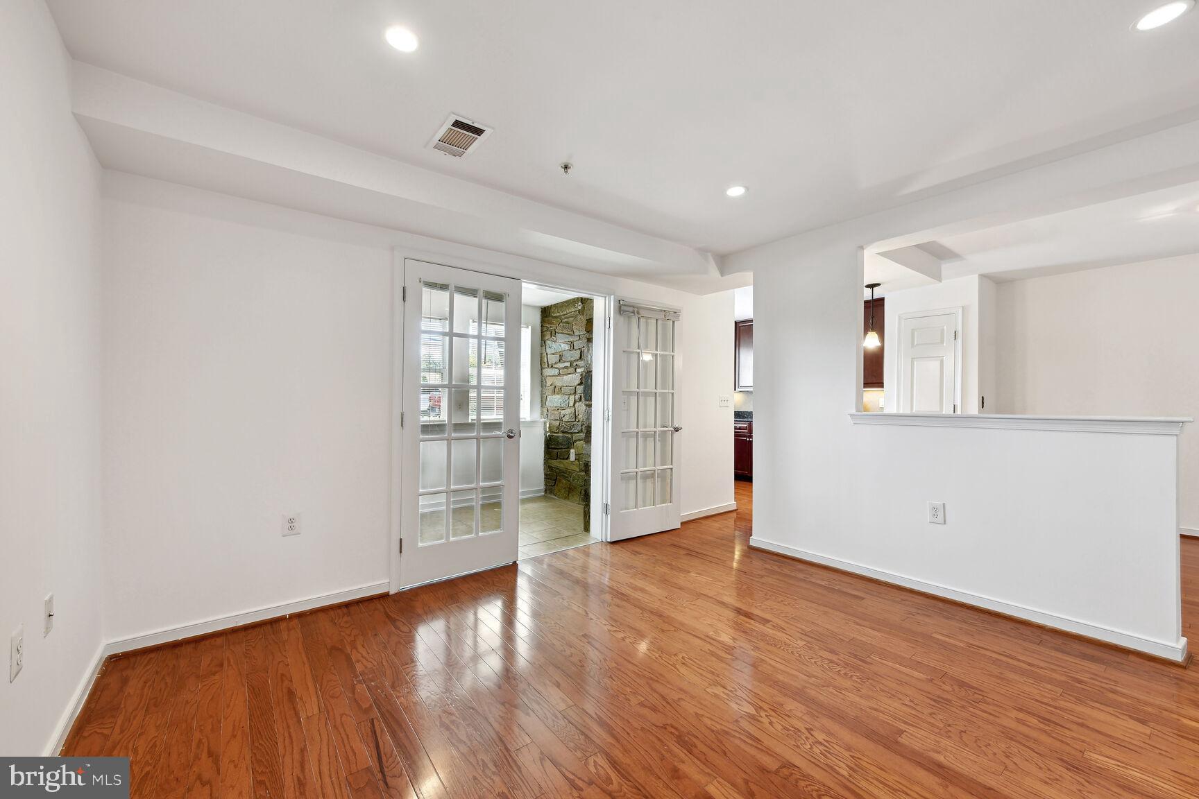 WEST VILLAGE OF SHIRLINGTON - Residential