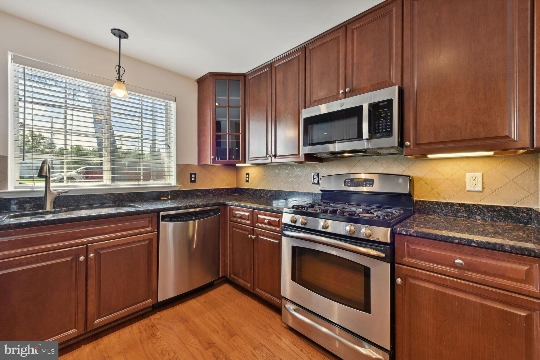 WEST VILLAGE OF SHIRLINGTON - Residential