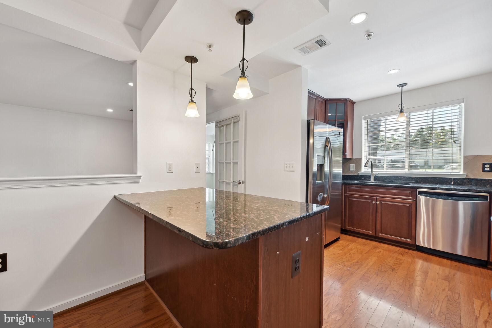 WEST VILLAGE OF SHIRLINGTON - Residential