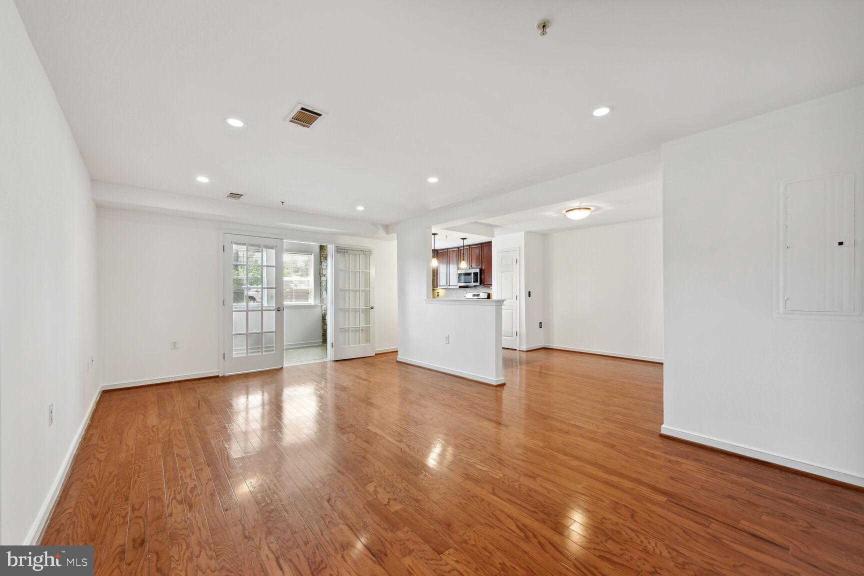 WEST VILLAGE OF SHIRLINGTON - Residential