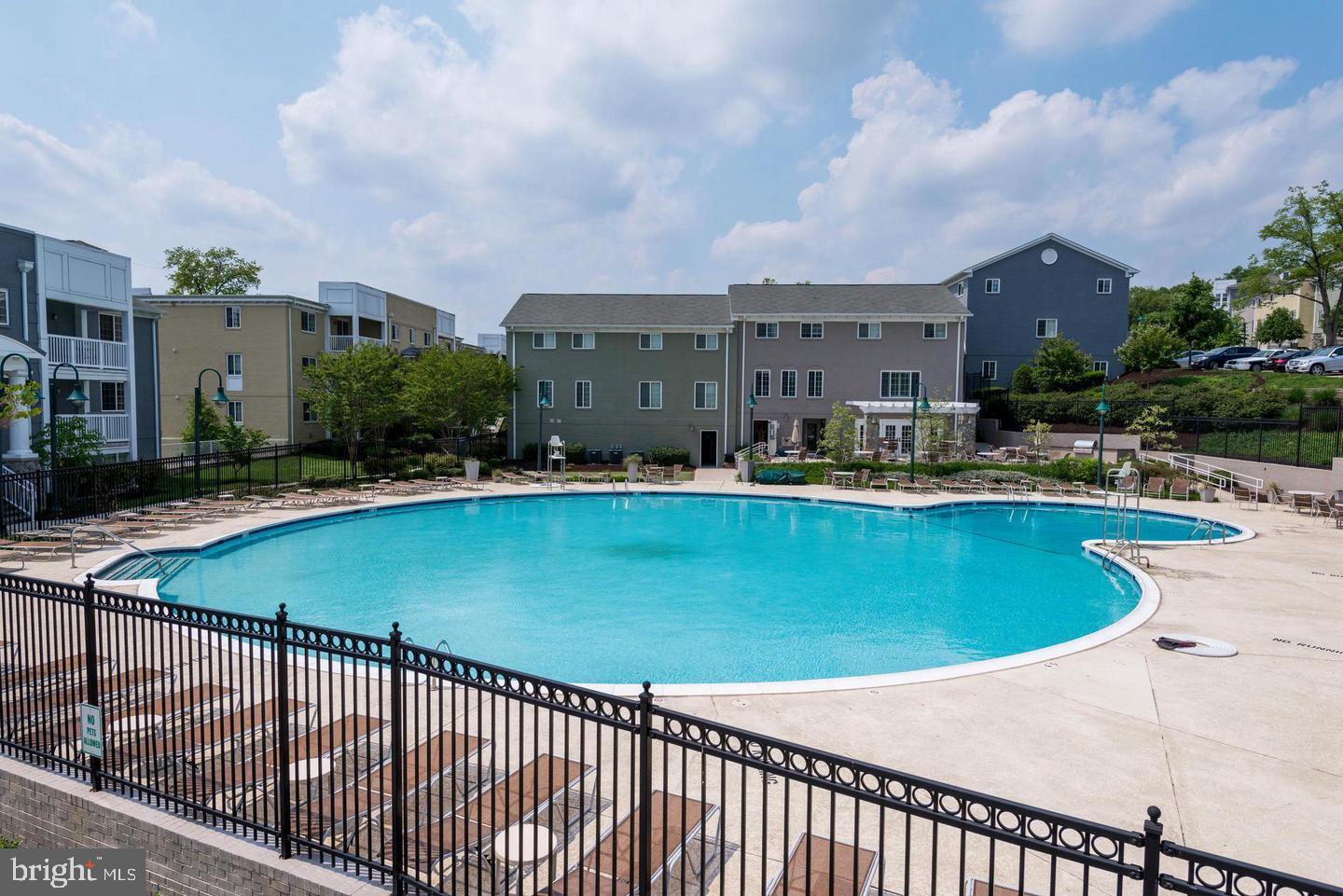 WEST VILLAGE OF SHIRLINGTON - Residential