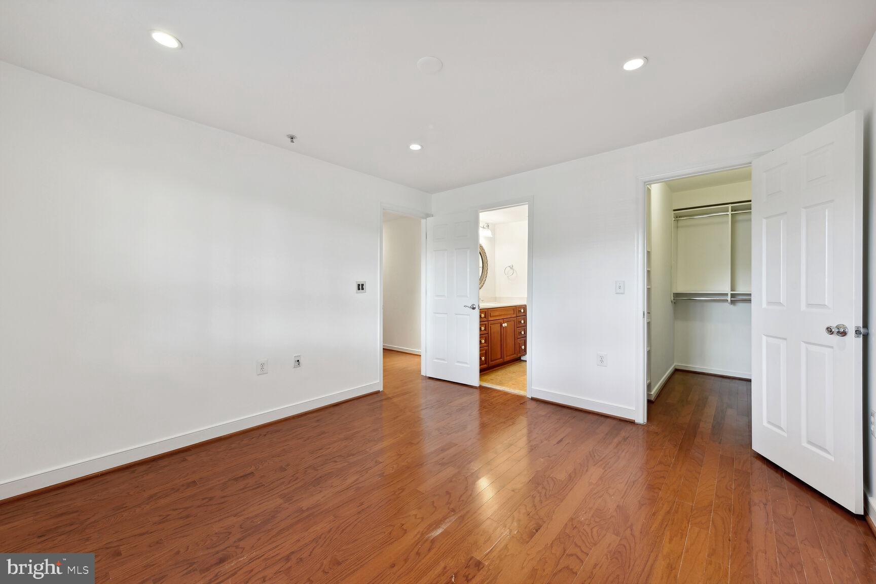 WEST VILLAGE OF SHIRLINGTON - Residential