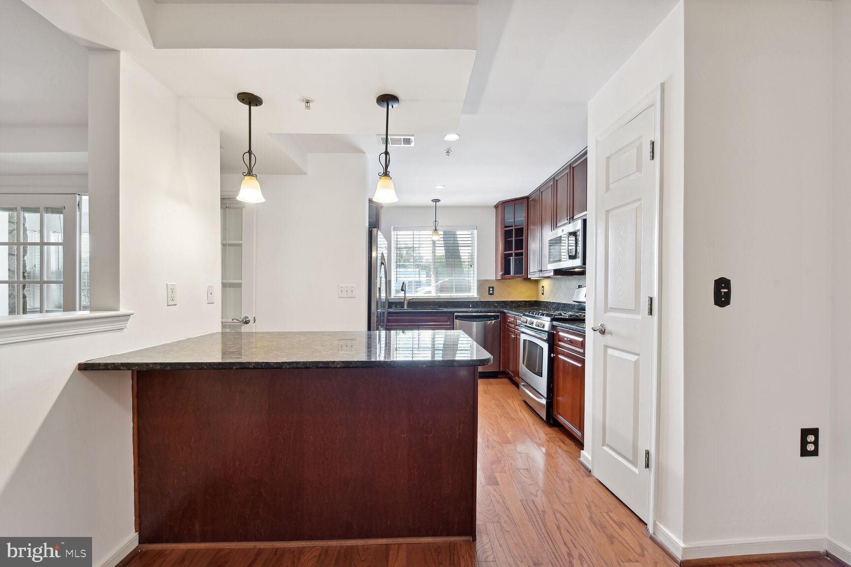 WEST VILLAGE OF SHIRLINGTON - Residential