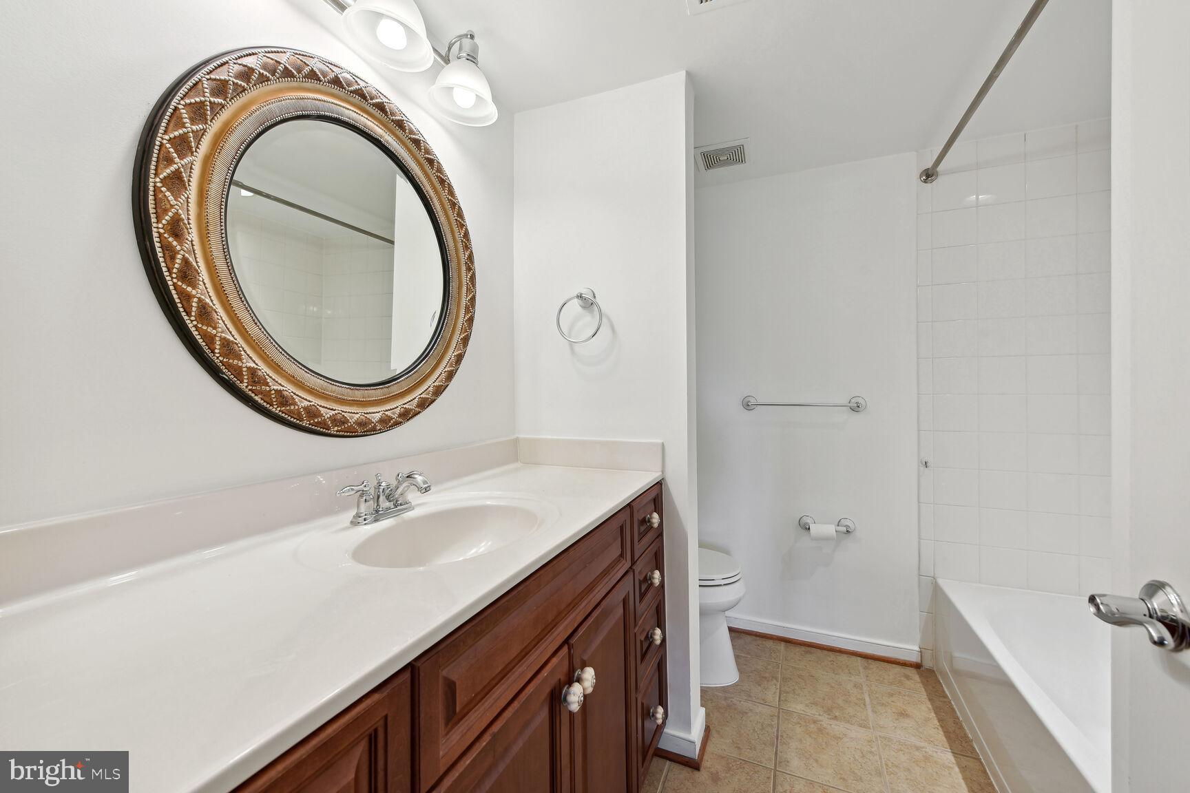 WEST VILLAGE OF SHIRLINGTON - Residential