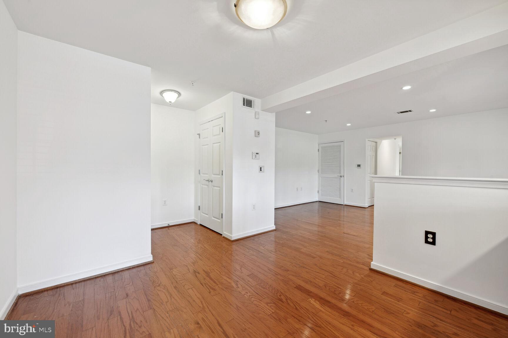 WEST VILLAGE OF SHIRLINGTON - Residential