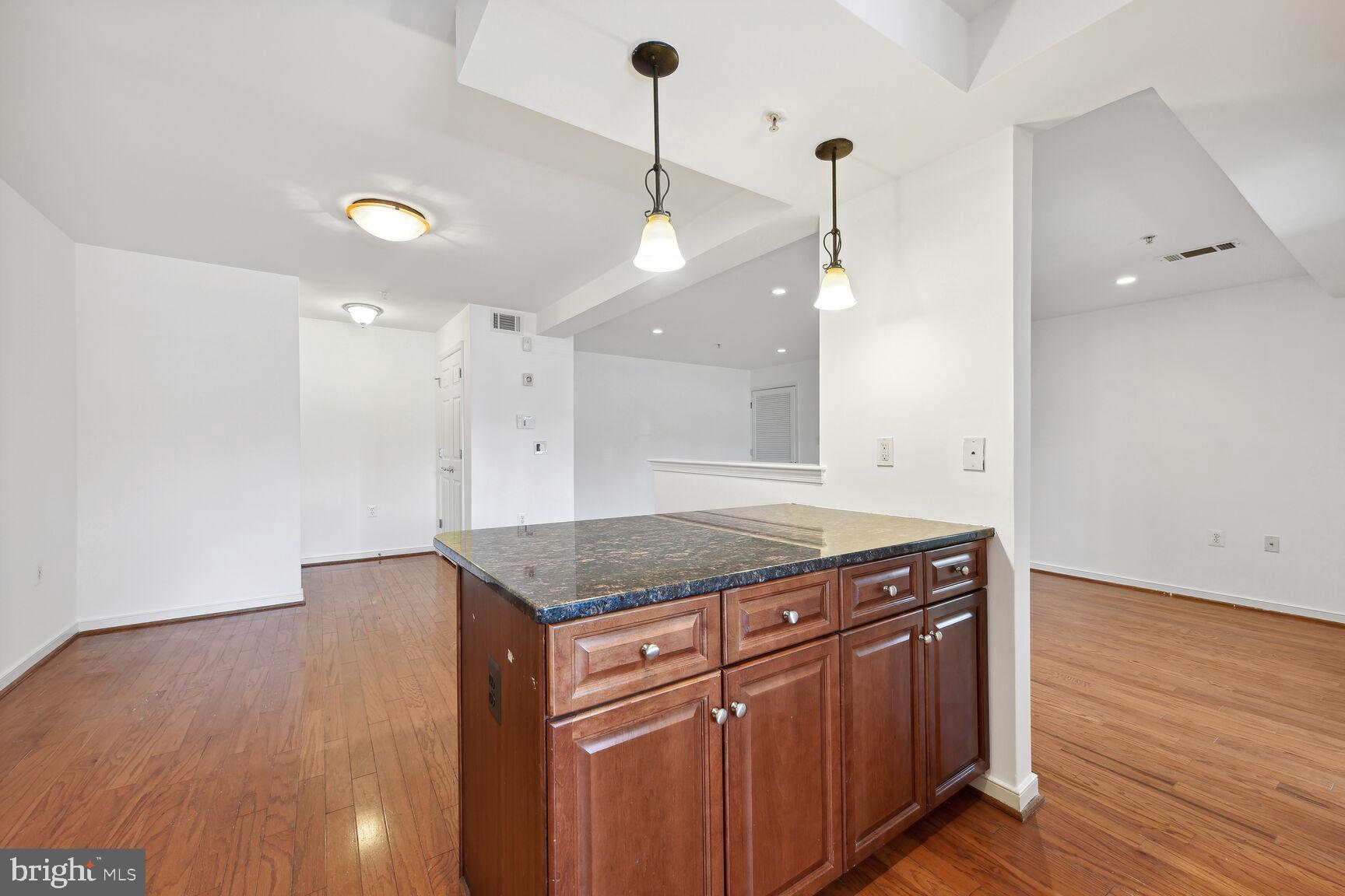 WEST VILLAGE OF SHIRLINGTON - Residential