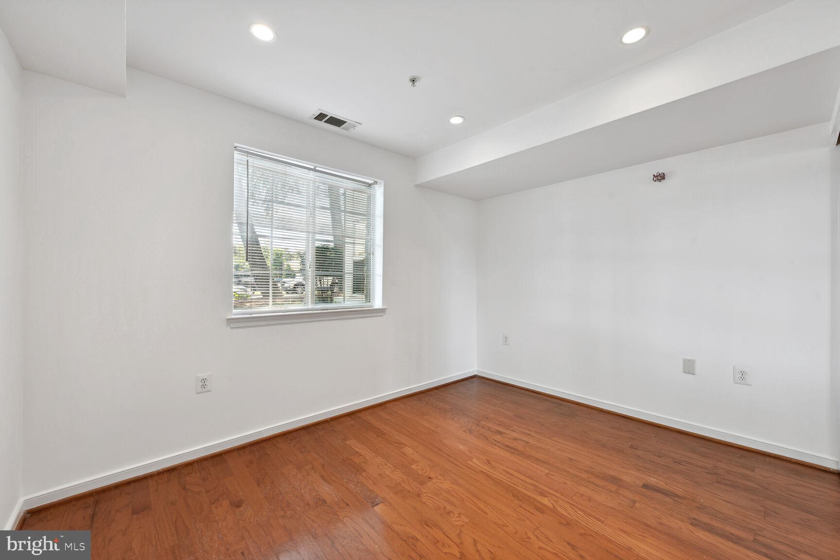 WEST VILLAGE OF SHIRLINGTON - Residential