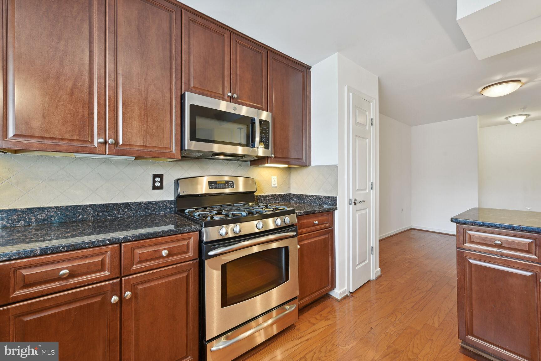 WEST VILLAGE OF SHIRLINGTON - Residential