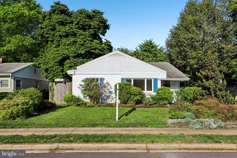 Photo of 312 S Fenwick Street, ARLINGTON, VA 22204 (MLS # VAAR2071944)