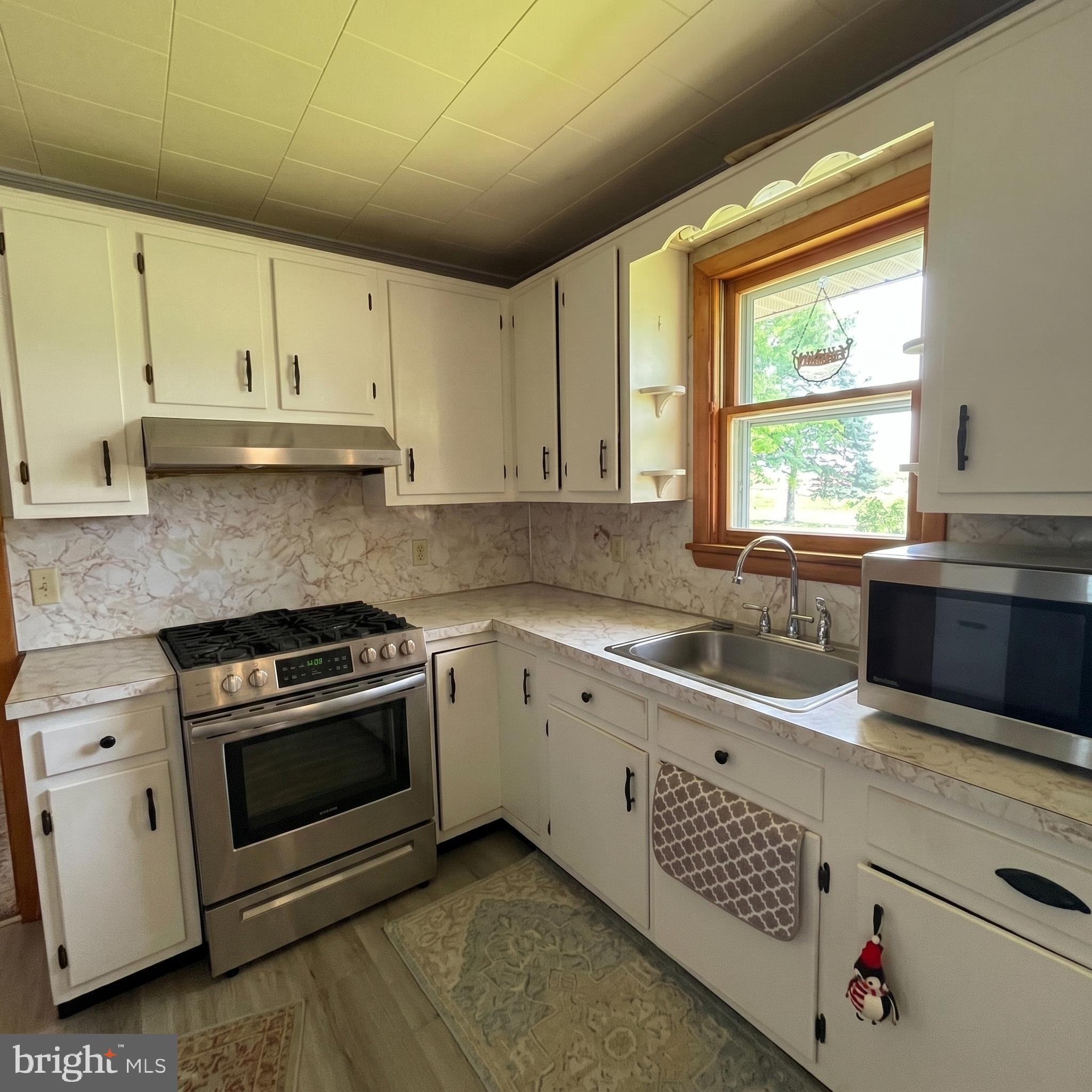 890 STONEY POINT ROAD