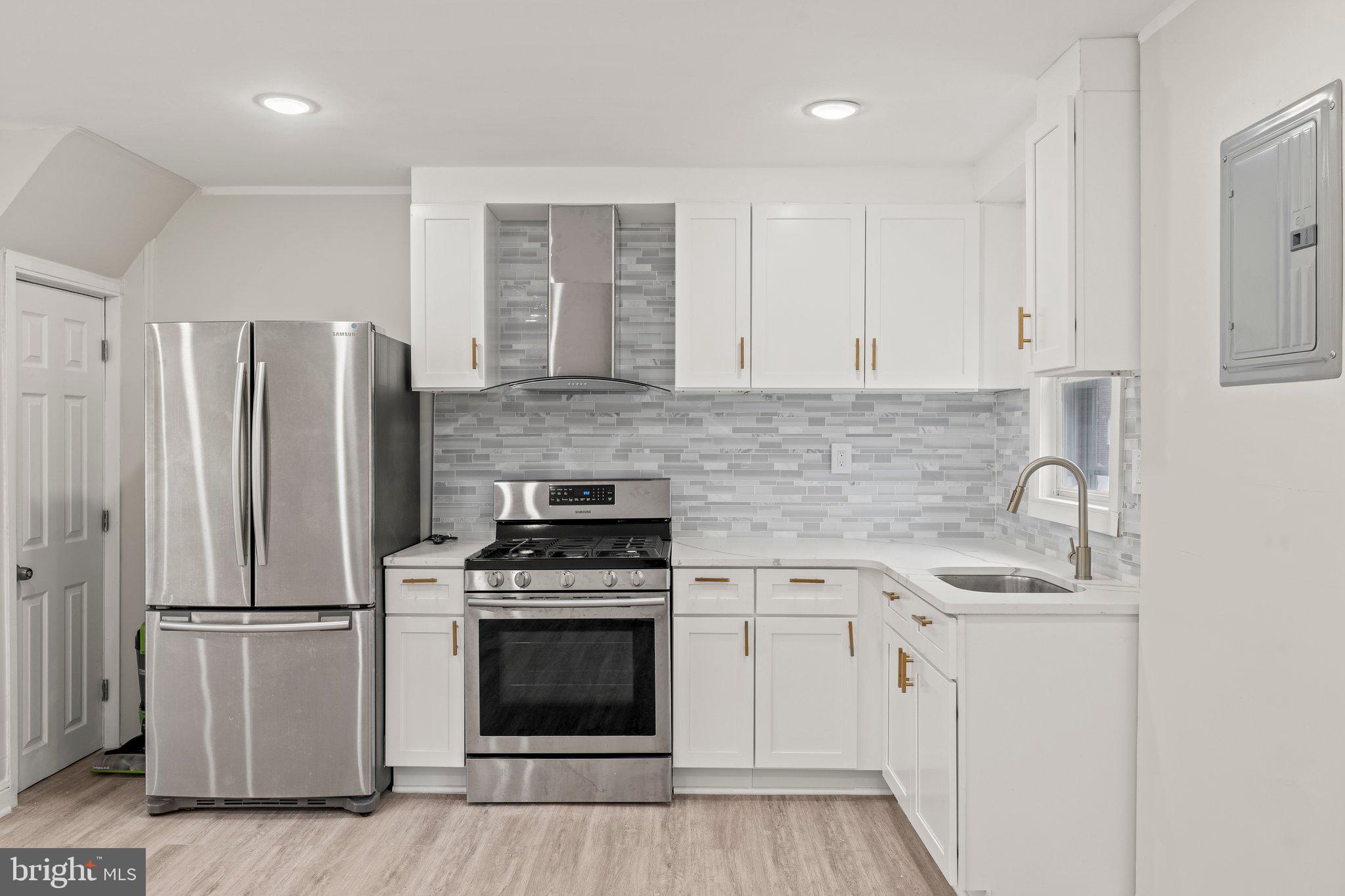 LAWNCREST - Residential