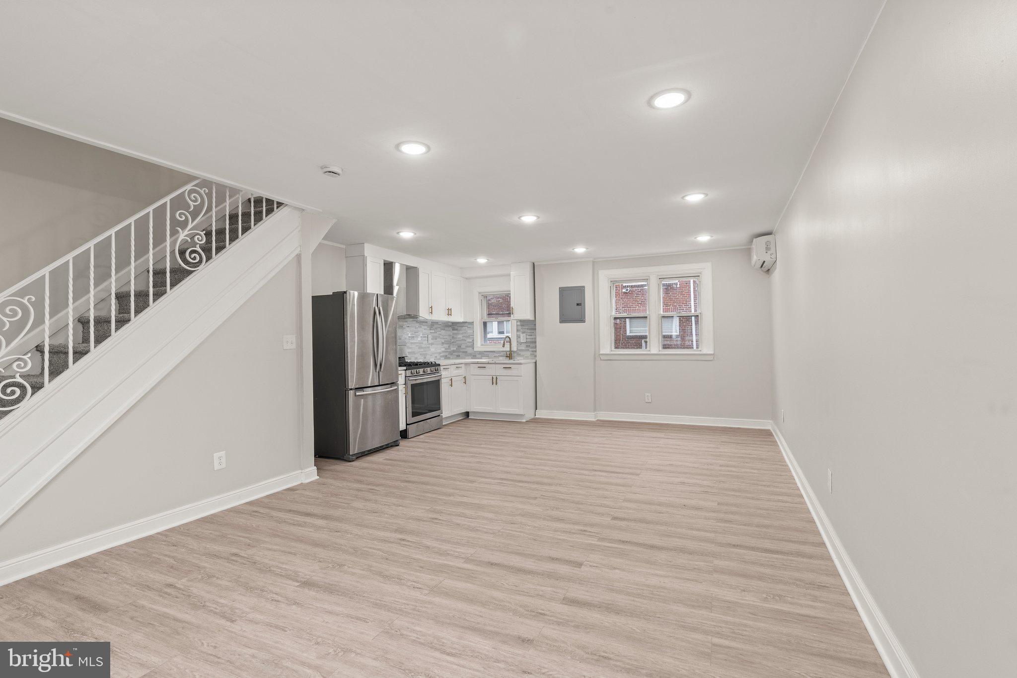 LAWNCREST - Residential