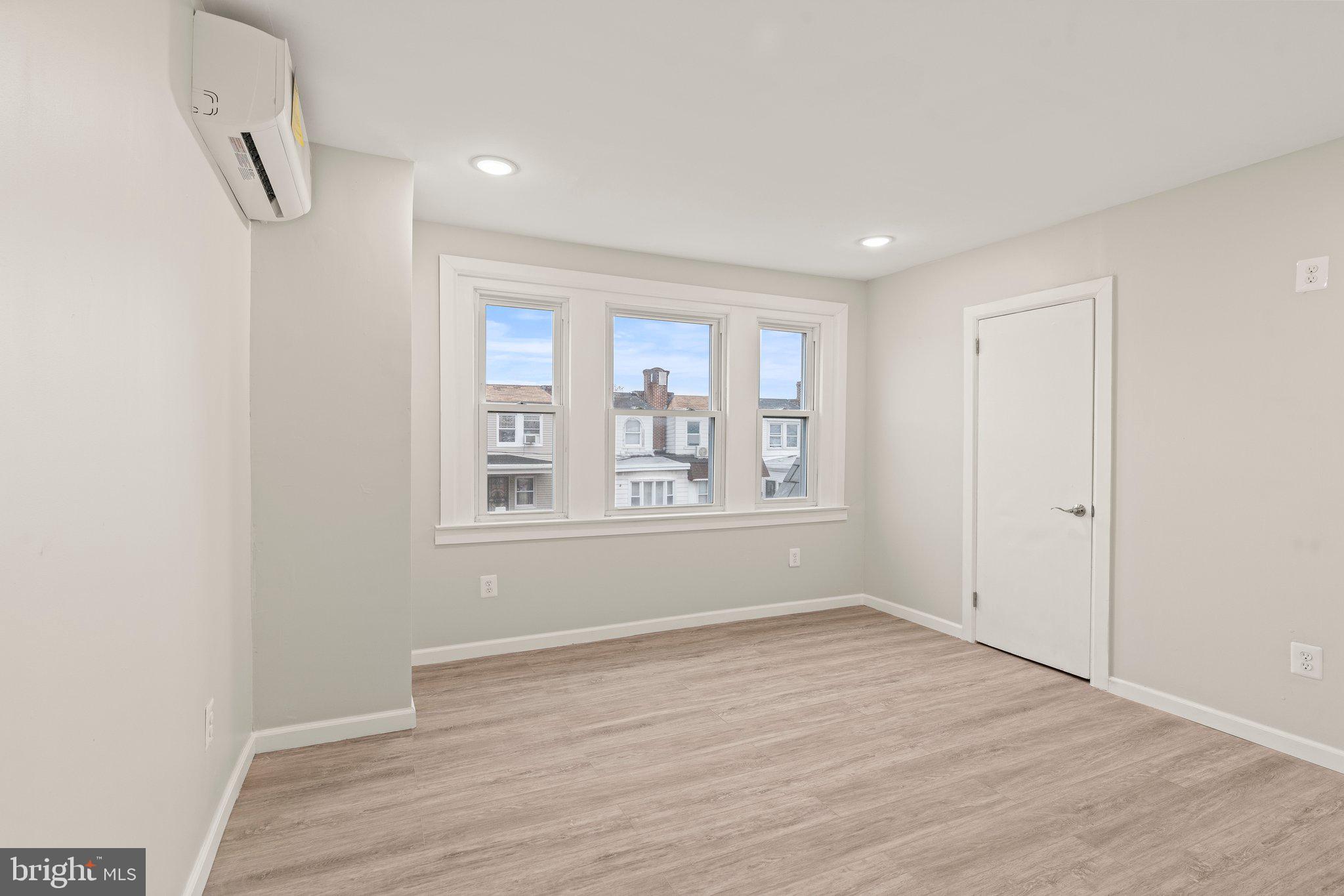 LAWNCREST - Residential