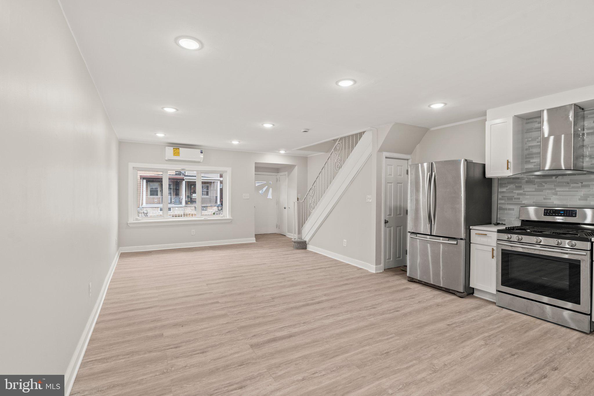 LAWNCREST - Residential