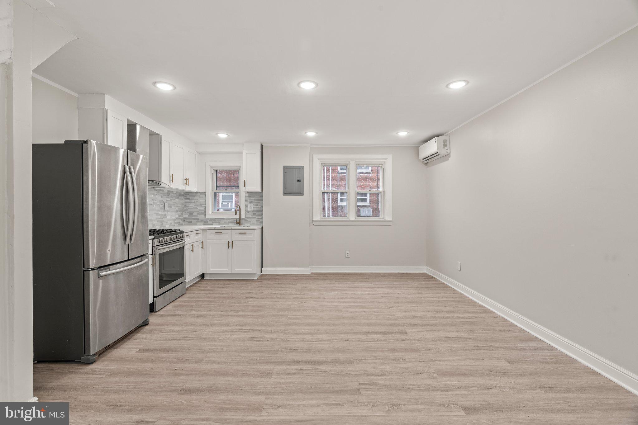 LAWNCREST - Residential