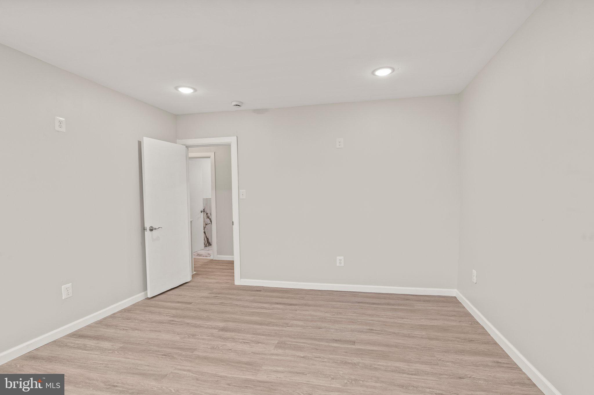 LAWNCREST - Residential