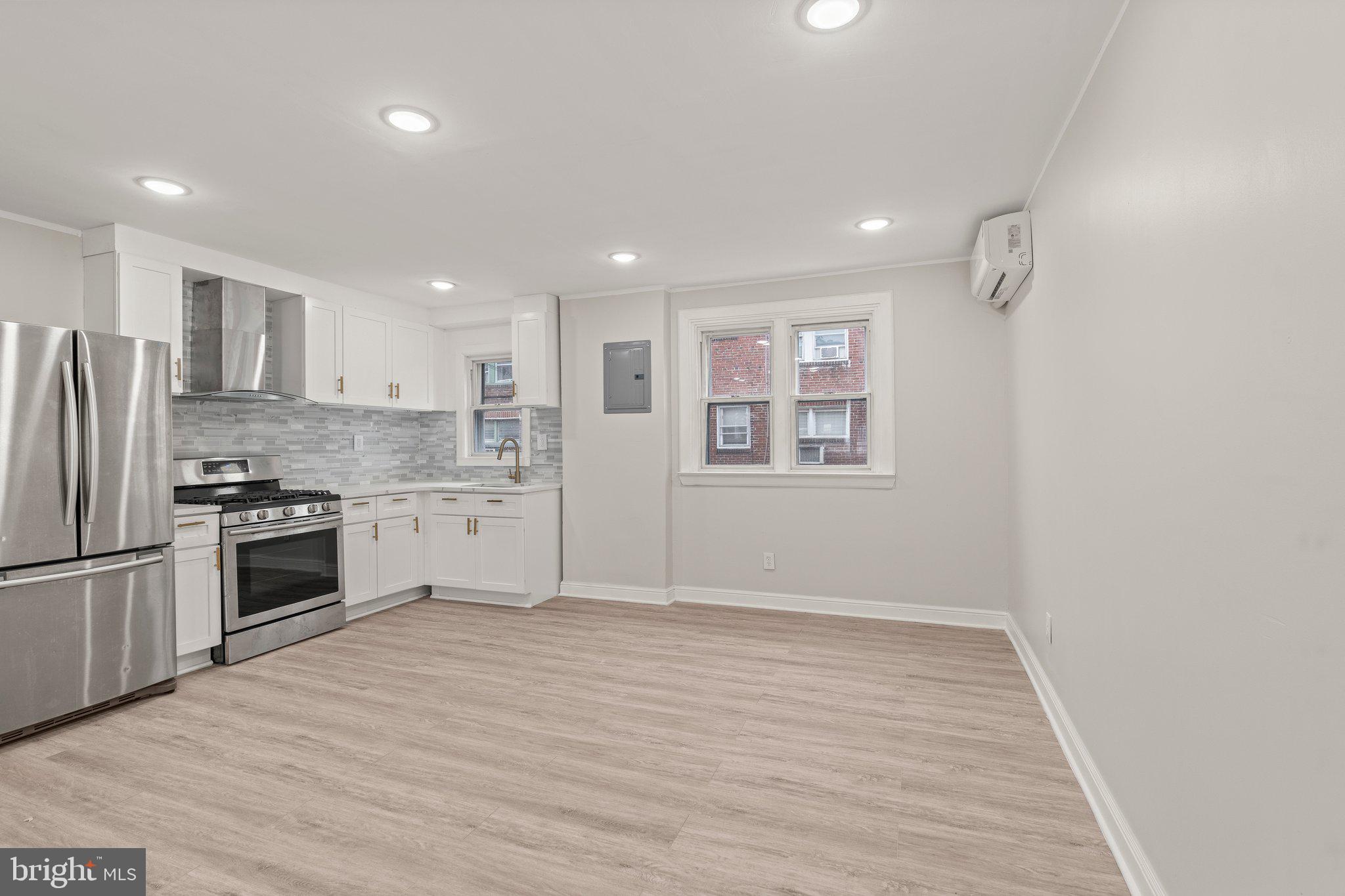 LAWNCREST - Residential