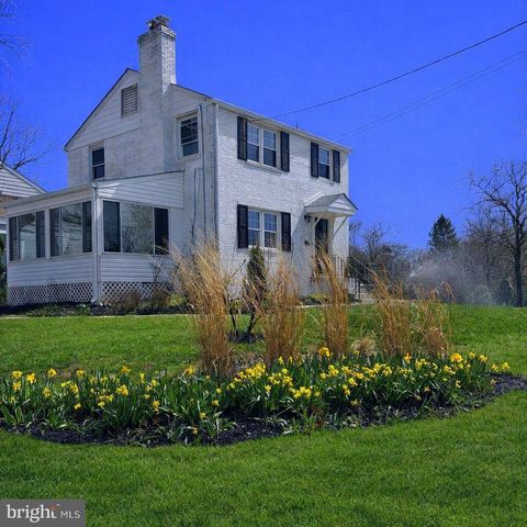 Photo of 11527 Grandview Avenue, SILVER SPRING, MD 20902 (MLS # MDMC2218110)