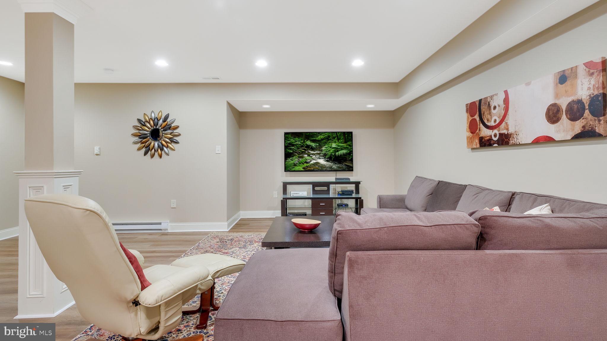 FOX HUNT ESTS - Residential