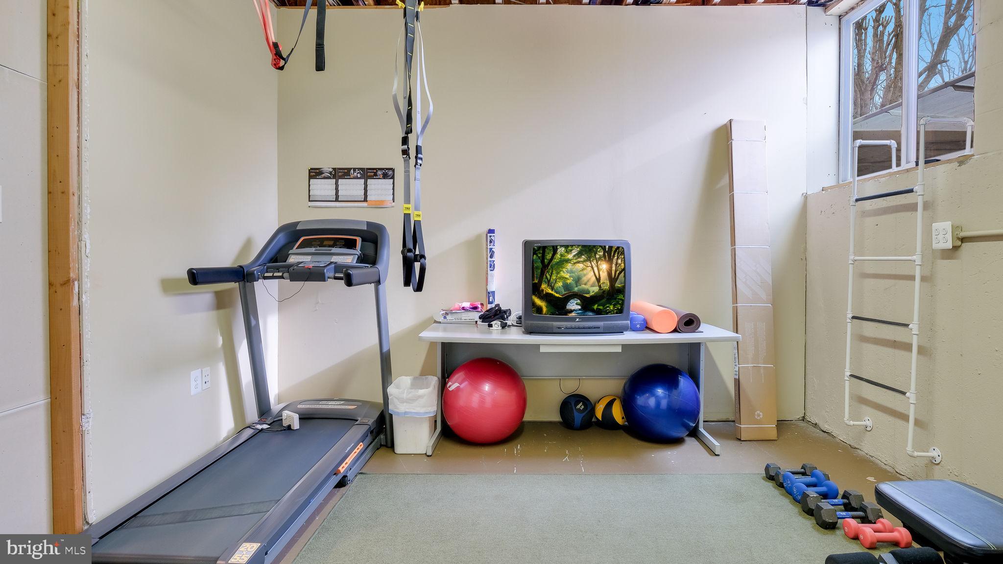 FOX HUNT ESTS - Residential