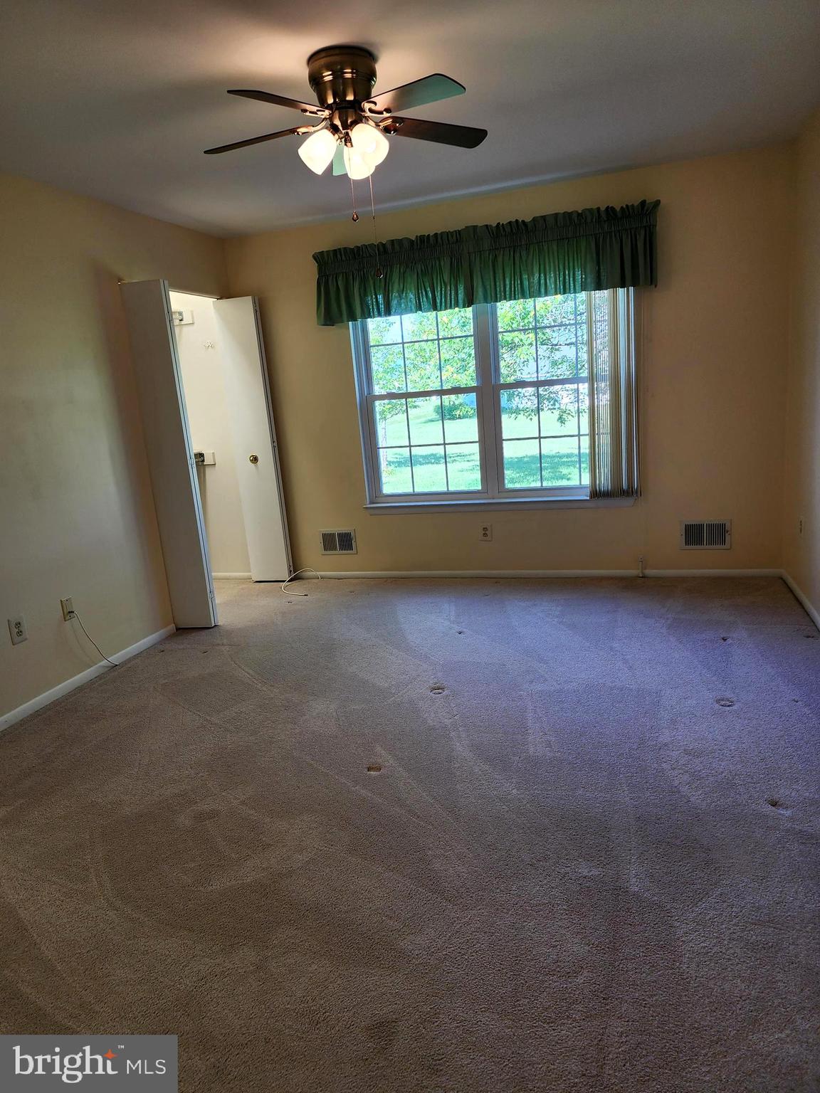 CRESTWOOD VILLAGE - Residential Lease