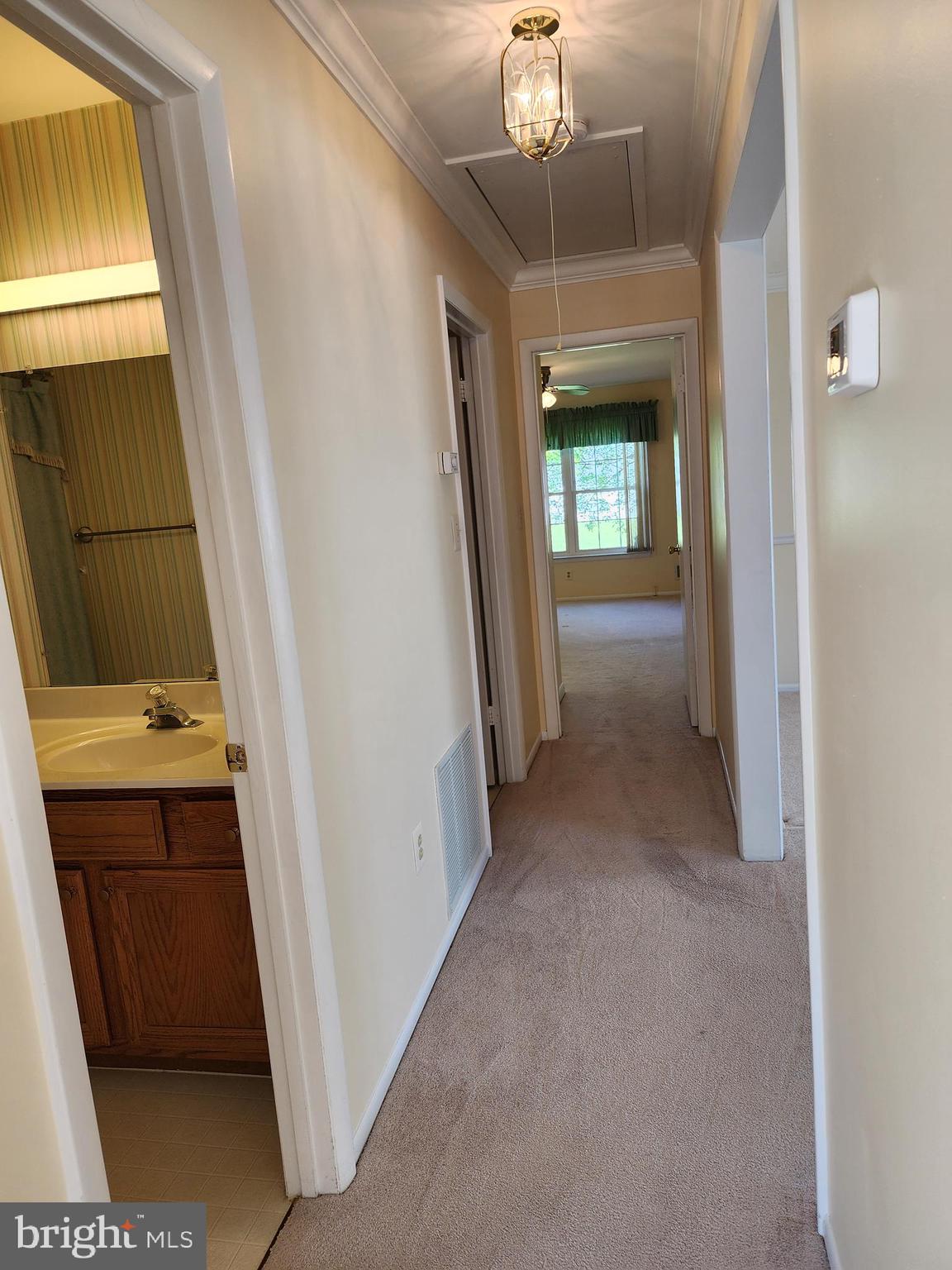 CRESTWOOD VILLAGE - Residential Lease