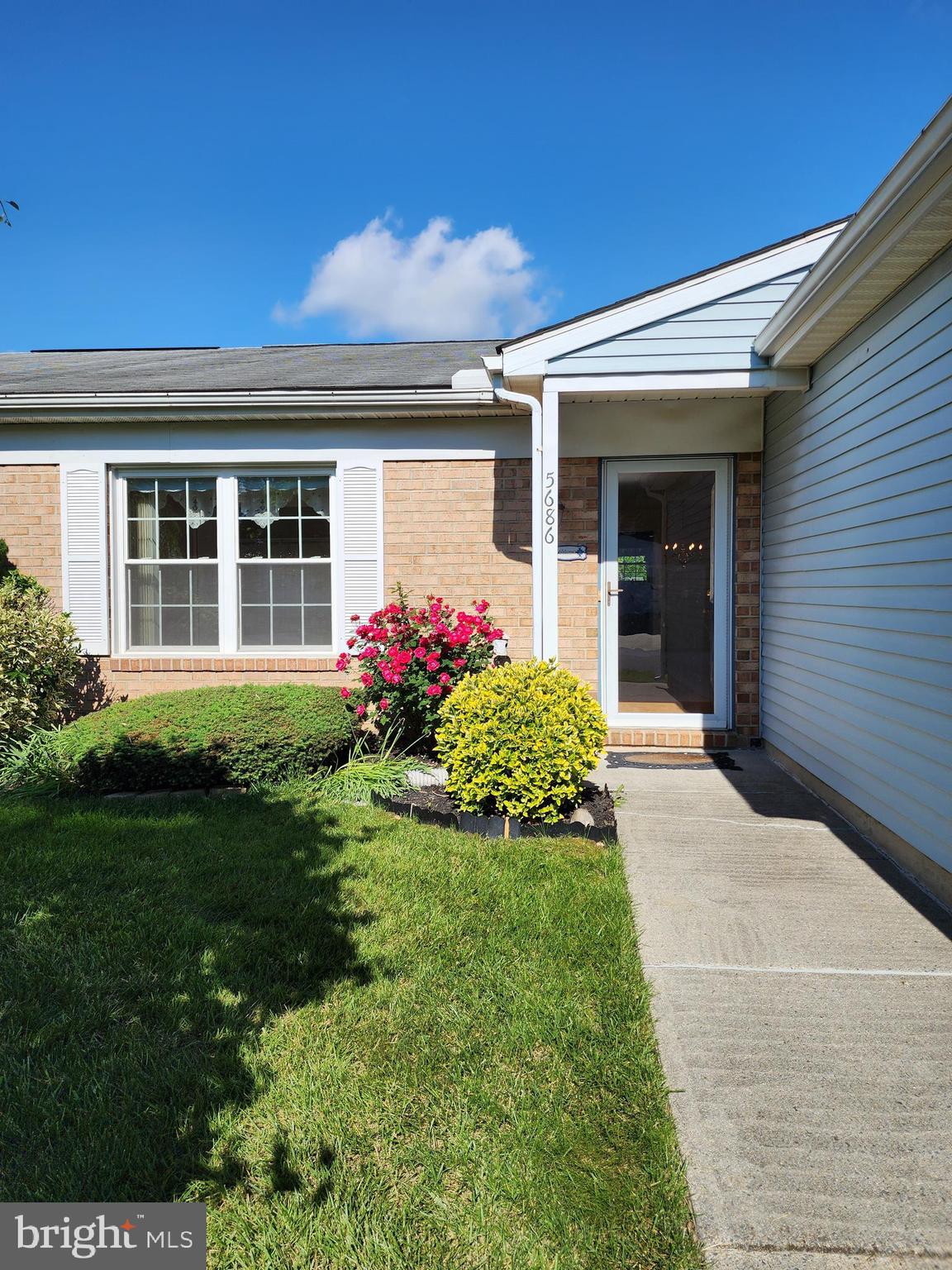 CRESTWOOD VILLAGE - Residential Lease