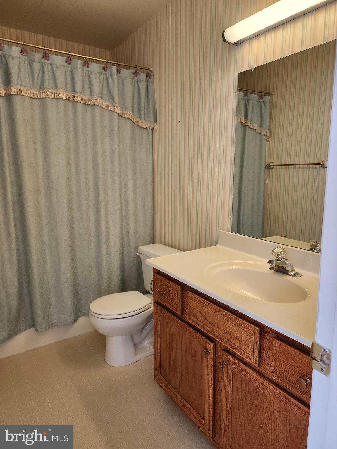 CRESTWOOD VILLAGE - Residential Lease