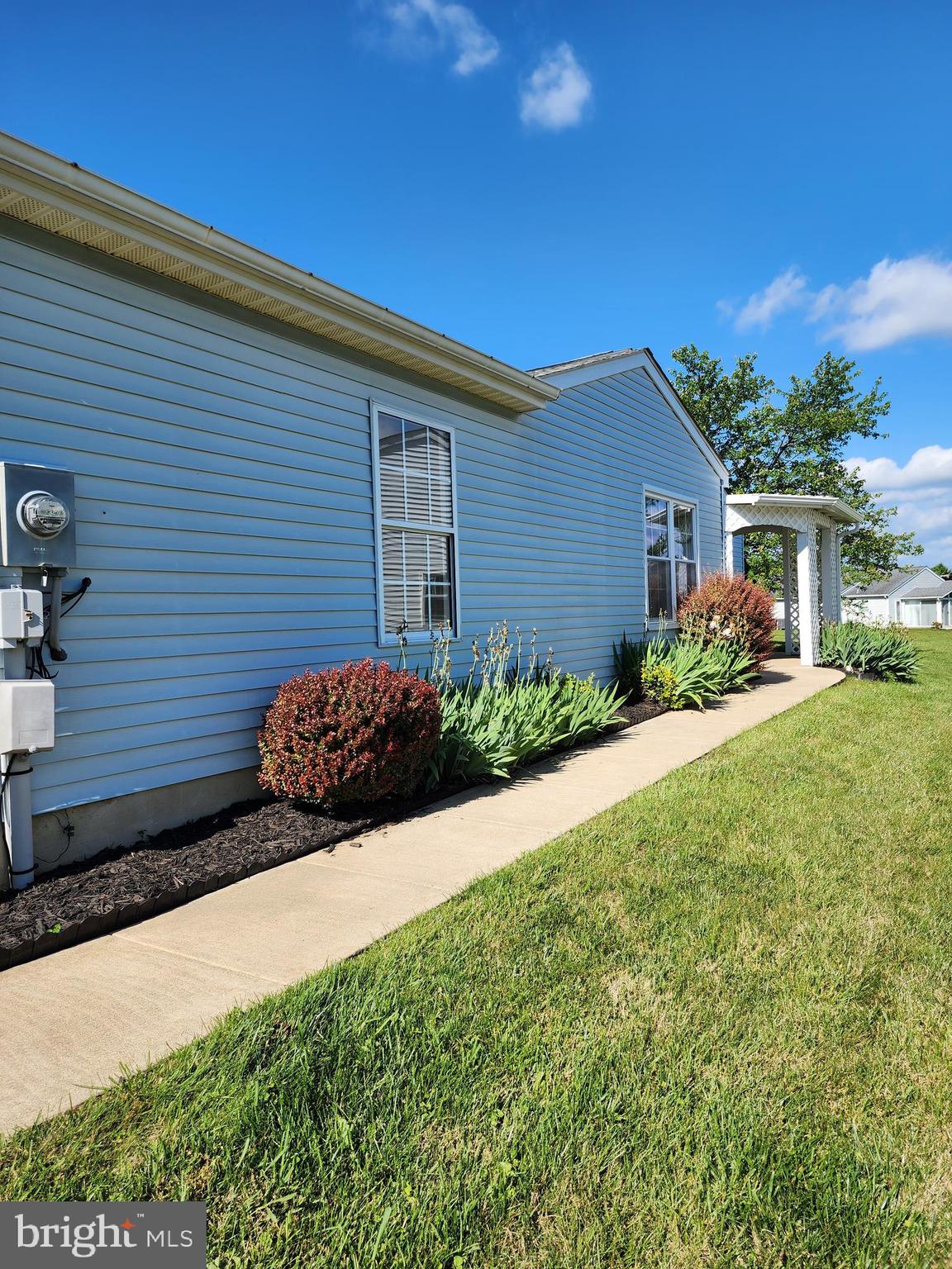 CRESTWOOD VILLAGE - Residential Lease