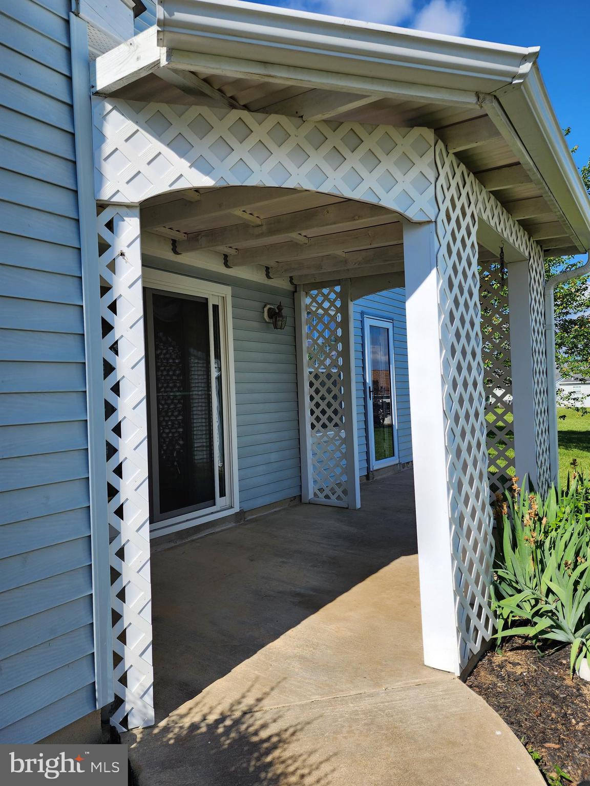 CRESTWOOD VILLAGE - Residential Lease