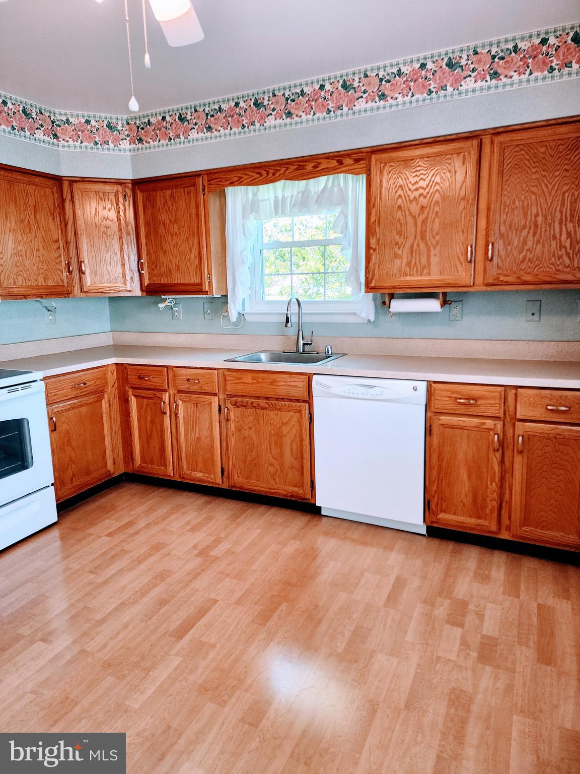 CRESTWOOD VILLAGE - Residential Lease