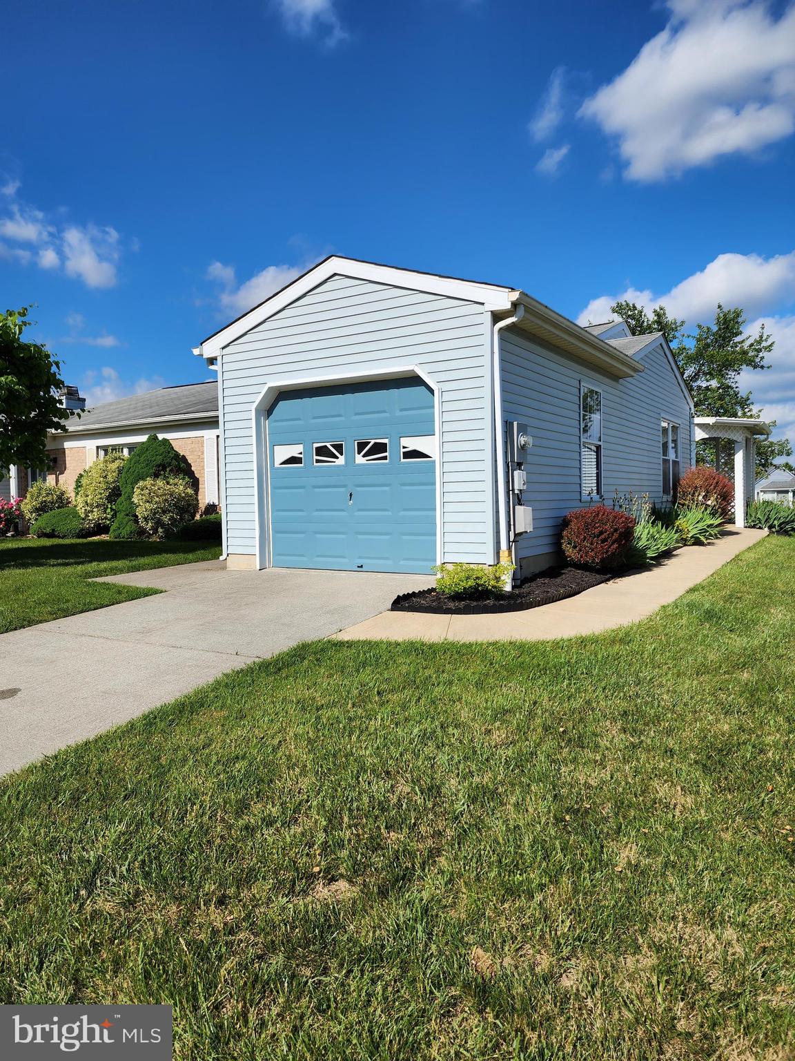 CRESTWOOD VILLAGE - Residential Lease