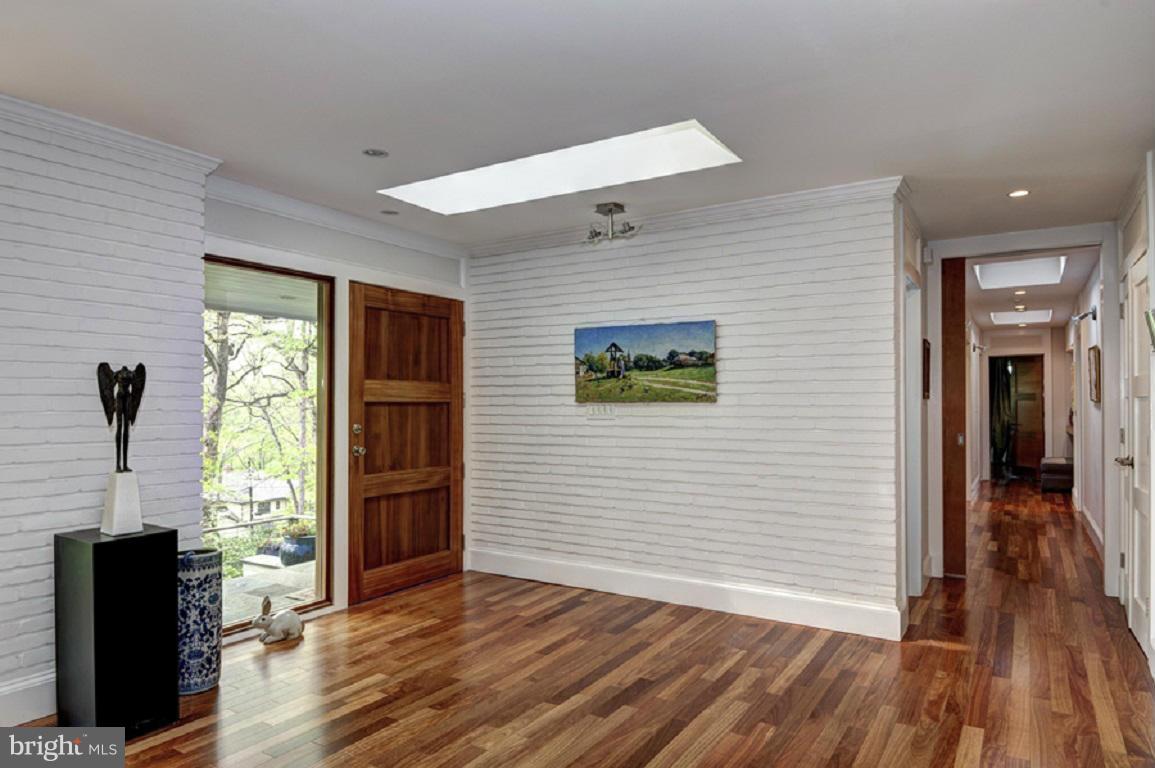 BRADLEY HILLS GROVE - Residential