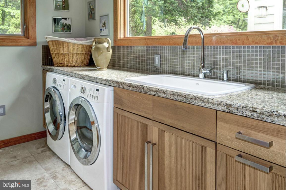 BRADLEY HILLS GROVE - Residential